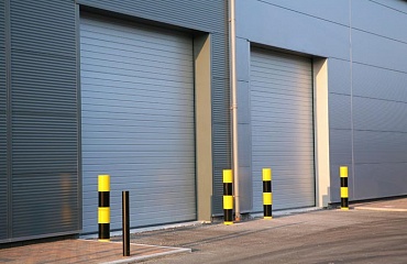 Промышленные секционные ворота для гаража
